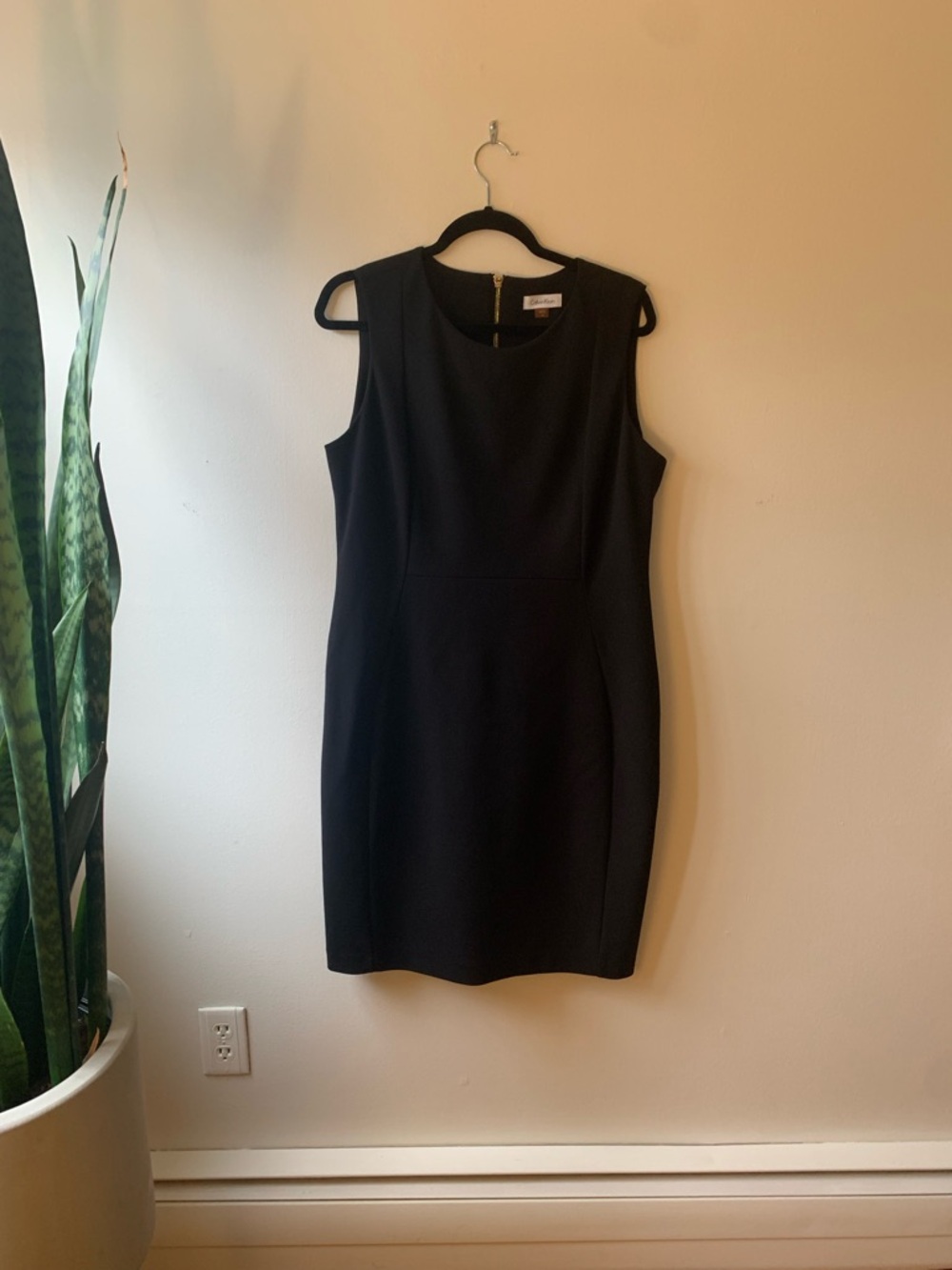 Calvin Klein Black Sleeveless Midi Sheath Dress